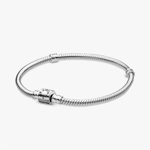 Pandora Moments Barrel Clasp Bracelet Snake Chain 925 Silver Bracelet with Charm